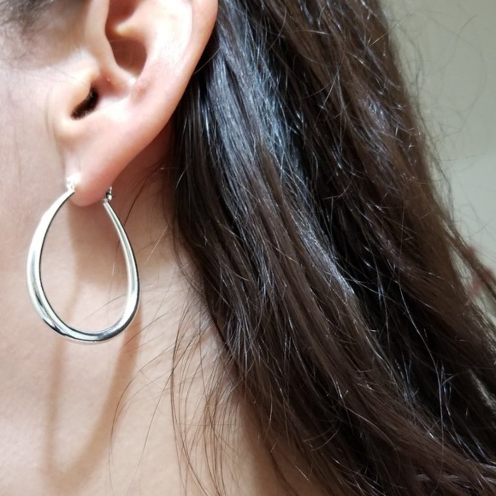 * 925 SILVER 1.5” ROUND HOOPS - Picture 1 of 4